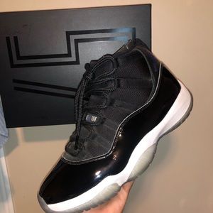 AIR JORDAN 11 space jams sz 9